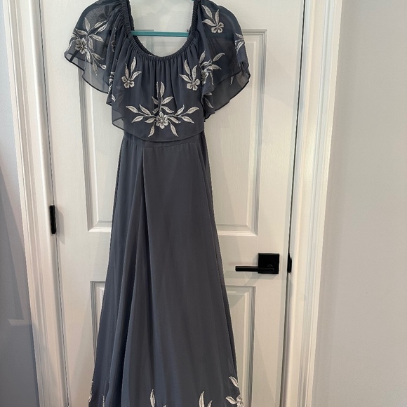 Dress - Picture 1 of 3